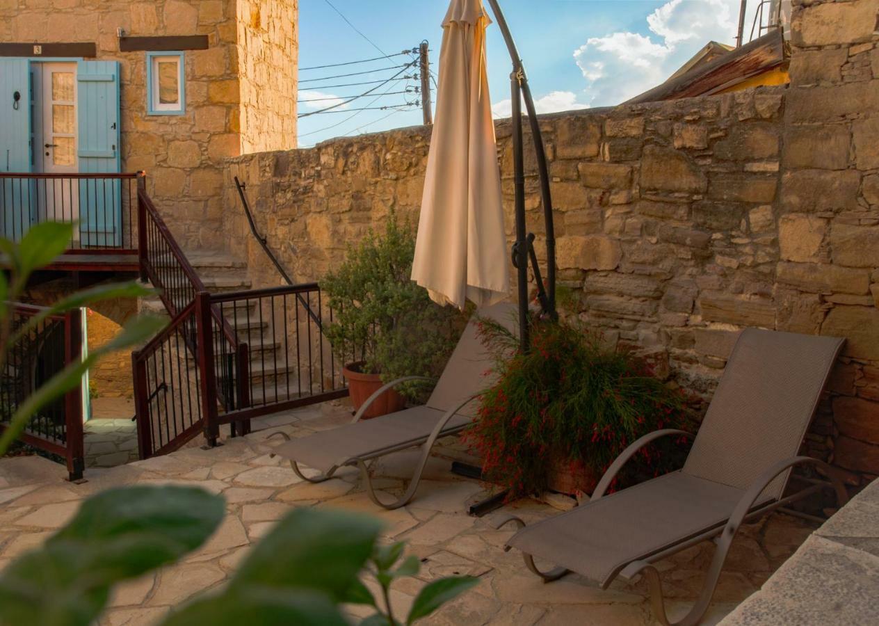 Dolphin Guest House&Studios Tochni Exterior foto